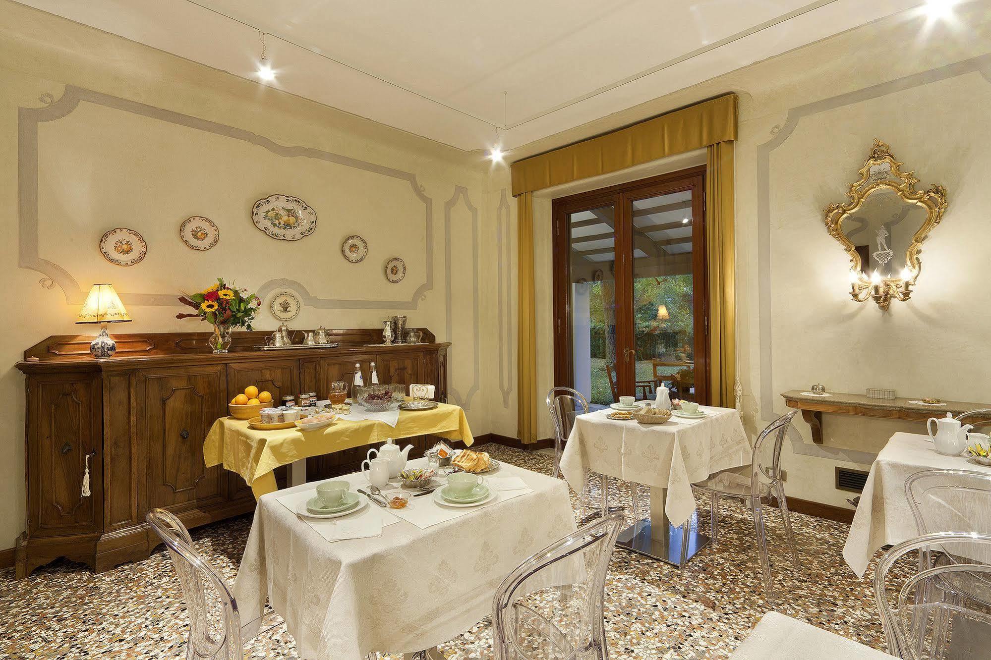Il Cantelino Padova Luaran gambar